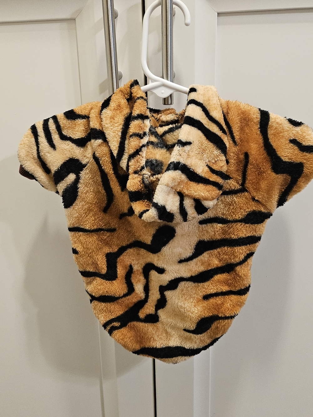 Tiger Print Plush Pet Hoodie - Black & Tan